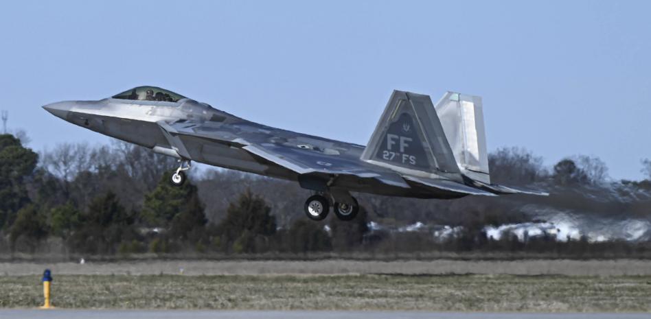 EE.UU. derriba un objeto sin identificar aparecido en el espacio aéreo de Alaska