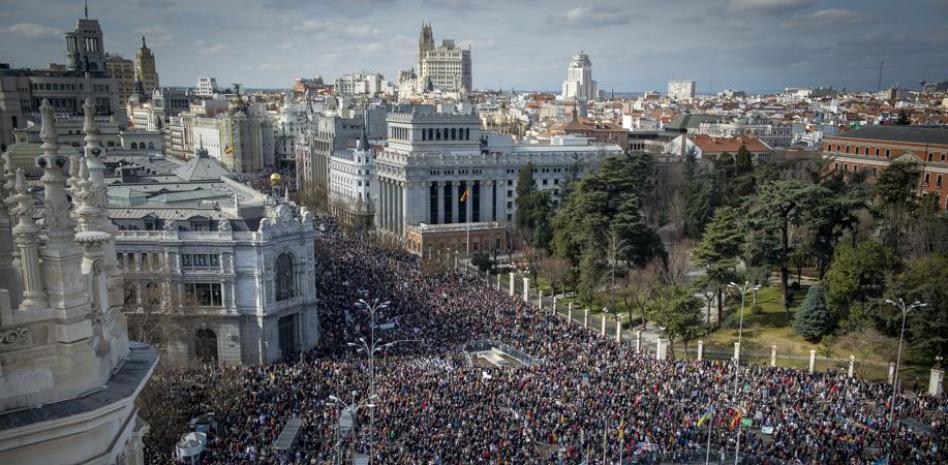 Madrid sale a la calle de forma masiva y eleva la presión sobre la gestión en sanidad de Ayuso