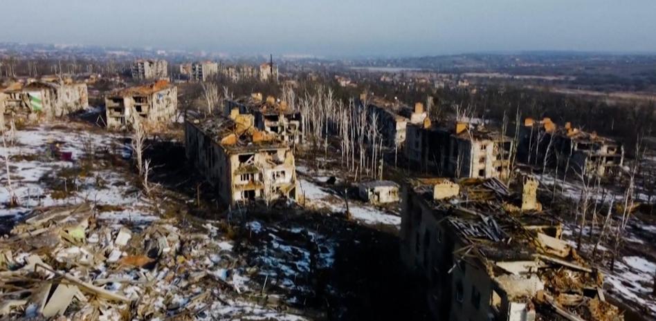 La secuencia en dron que muestra la destrucción en Bajmut tras un año de invasión rusa