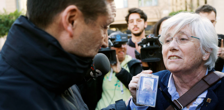 Los Mossos detienen a Clara Ponsatí para ser llevada ante un juez por orden de Llarena