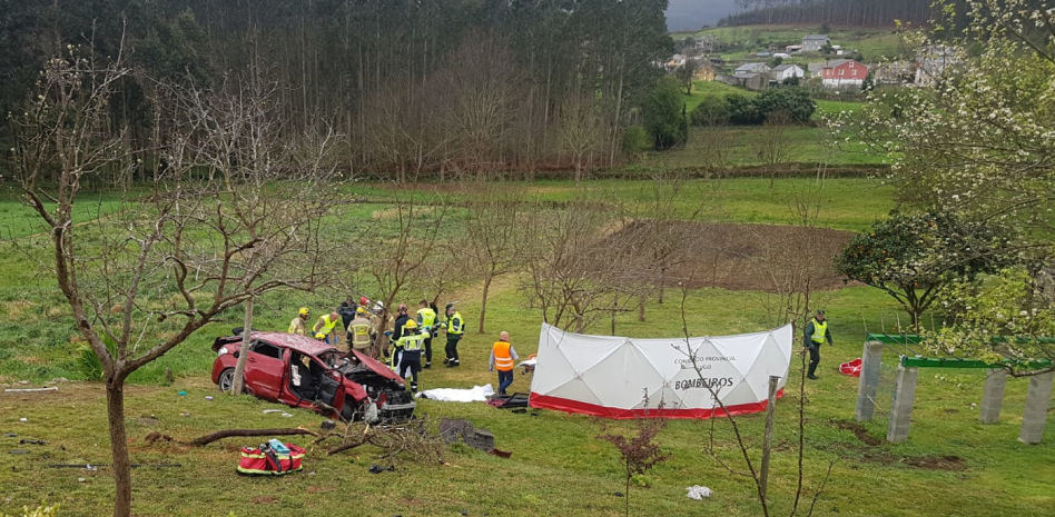 Tragedia en Xove: cuatro jóvenes mueren al caer su coche por un barranco