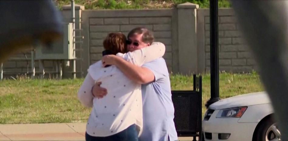 Al menos seis muertos en un tiroteo en el centro de Louisville