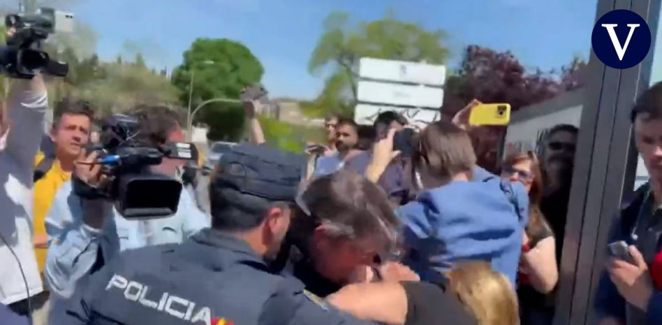 Tensión y altercados en la exhumación de Primo de Rivera del Valle de Cuelgamuros<br>