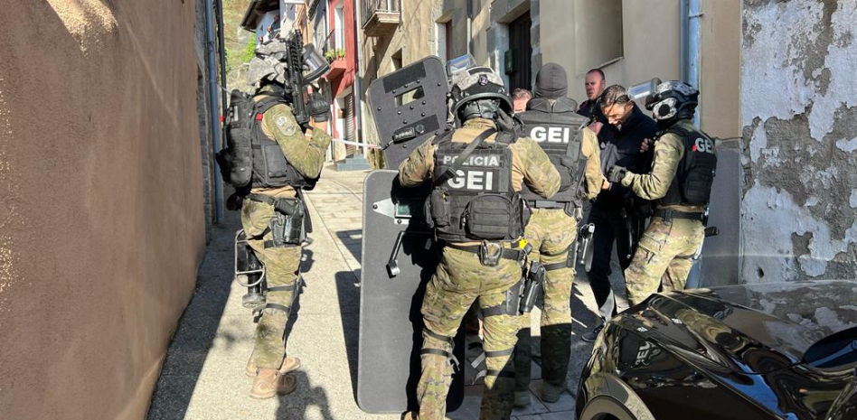 El presunto asesino de Sant Hipòlit de Voltregà mantuvo ocho horas en jaque a los Mossos