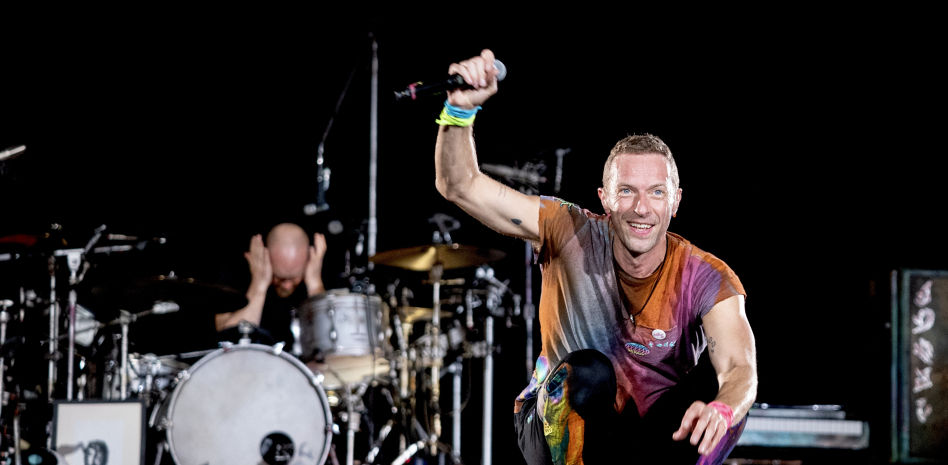 Chris Martin invita a los Gypsy Kings, recuerda a Tina Turner y se maravilla con los 'castellers'