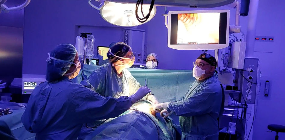 Sant Pau estrena un procedimiento pionero en Europa para la extracción de un nódulo pulmonar