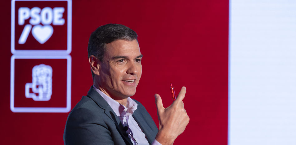 Sánchez tacha de “esperpento” los pactos entre el PP y Vox: “Intercambian votos por derechos”