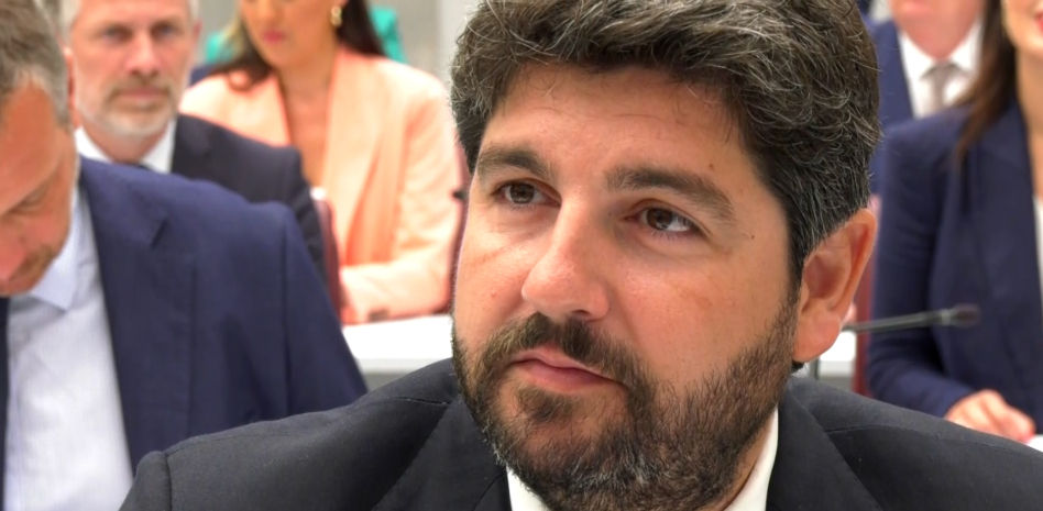 Vox vuelve a impedir la investidura de Fernando López Miras