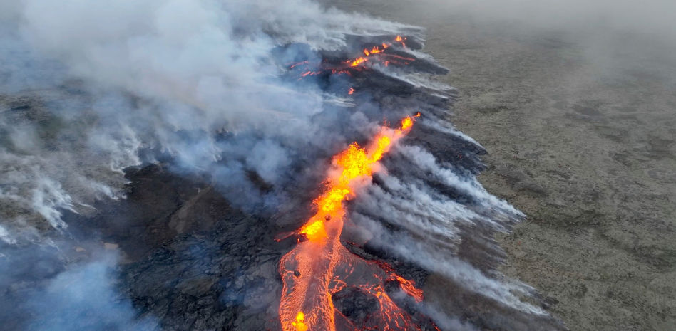 El volcán Fagradalsjall vuelve a rugir en Islandia y a sólo 30 km de la capital