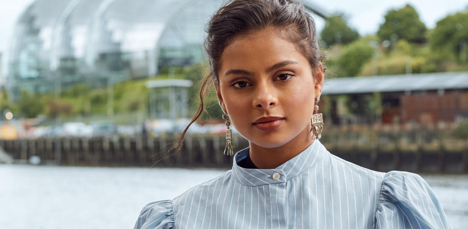 Nada Al-Ahdal, la activista que huyó del matrimonio a los 11 años y lucha por los derechos de las niñas