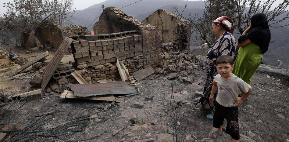 El fuego asola las costas del Mediterráneo: Grecia, Italia, Argelia...