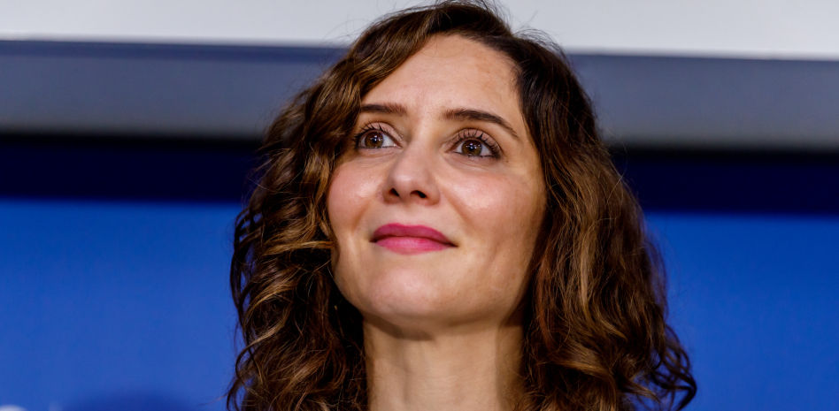 Ayuso cierra filas con Feijóo pero le anticipa que Sánchez ya "ha cerrado el pacto con Puigdemont"