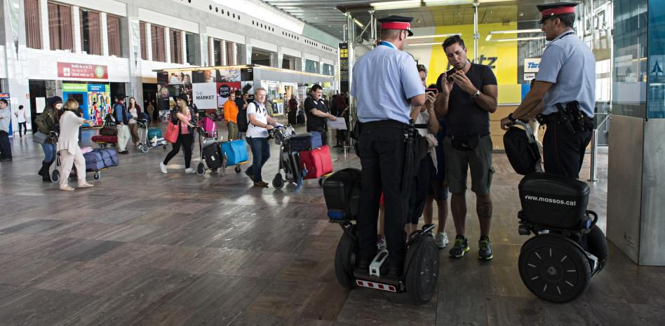 El mayor hurto de la historia: robados en el aeropuerto de Barcelona una maleta y un bolso con más de 8 millones de euros en joyas y relojes