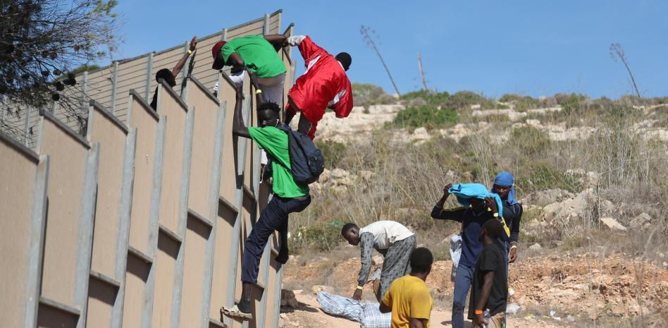 Tensión en Lampedusa: desbordada con la llegada de 7.000 migrantes en 48 horas