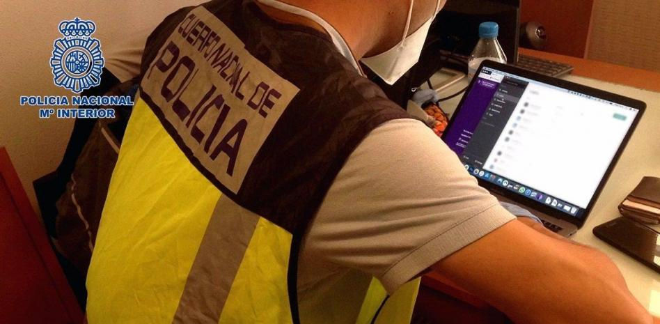 Decenas de madres denuncian en Badajoz la difusión de imágenes de sus hijas desnudas creadas con IA