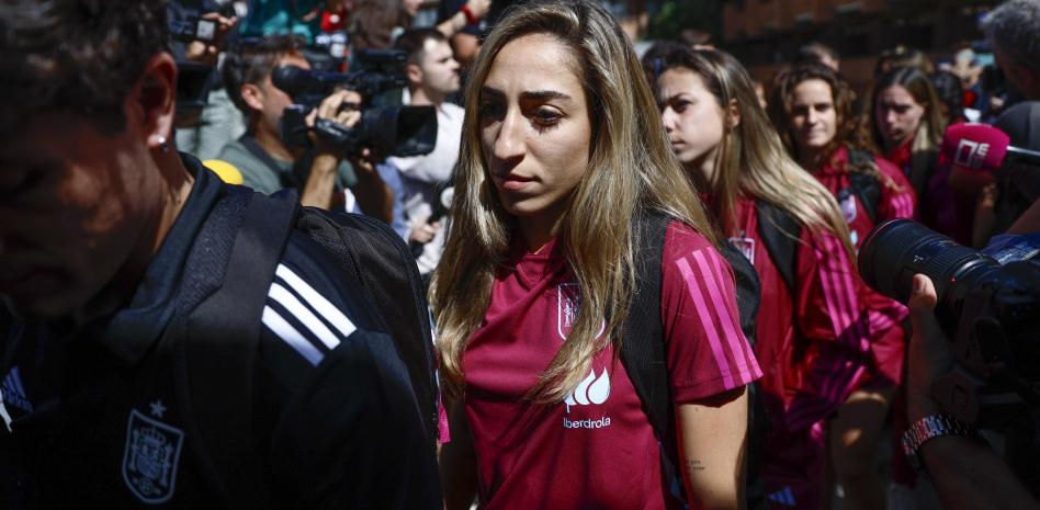 Dos de las 23 futbolistas convocadas deciden abandonar la selección