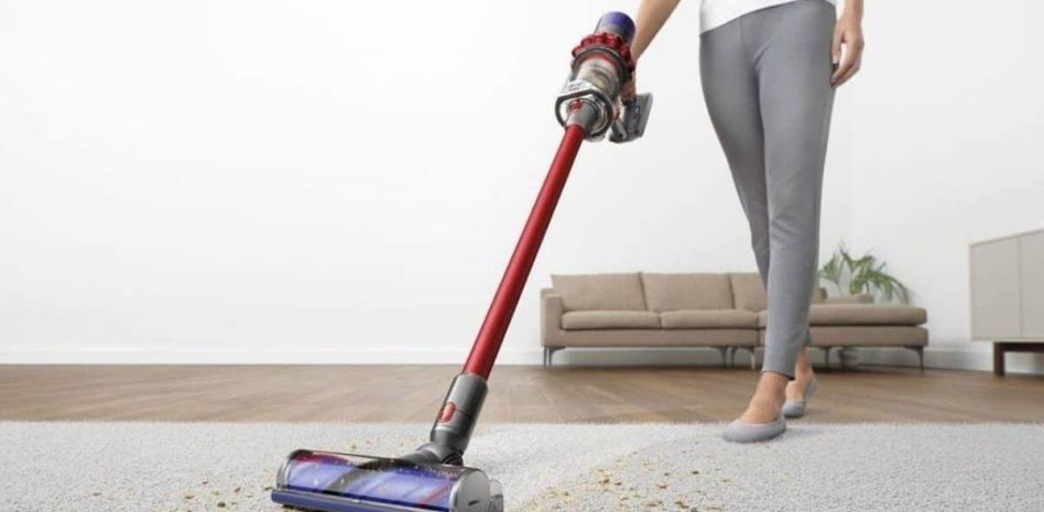 Últimos días para conseguir una aspiradora Dyson Cyclone V10 Origin con un descuento de 80 euros y un regalo valorado en 125 euros