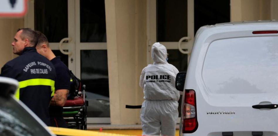Un islamista bajo vigilancia policial asesina a un maestro en Francia