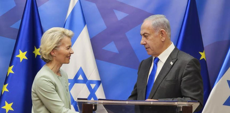 Los Veintisiete corrigen a Von der Leyen y exigen contención a Israel