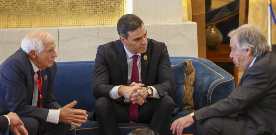 Sánchez pide un alto el fuego humanitario y alerta contra la extensión del conflicto: “Una pequeña chispa puede provocar un incendio”