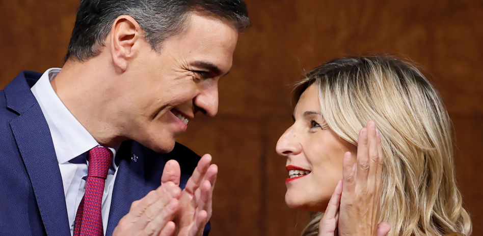 El PSOE y Sumar rubrican un pacto social que aún no tiene la mayoría