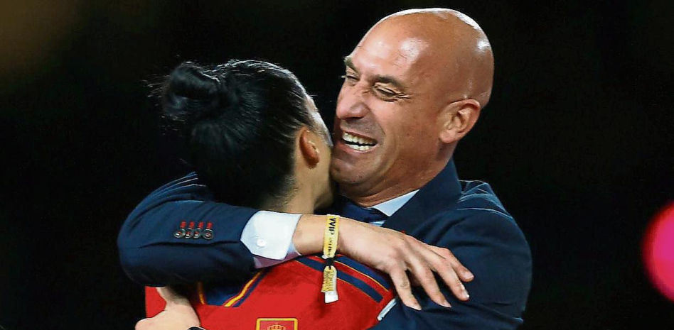 La FIFA inhabilita durante tres años a Luis Rubiales