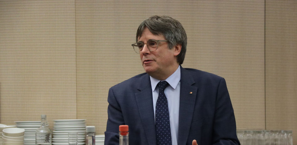 Puigdemont reúne a la cúpula de JxCat en Bruselas para analizar las negociaciones con el PSOE