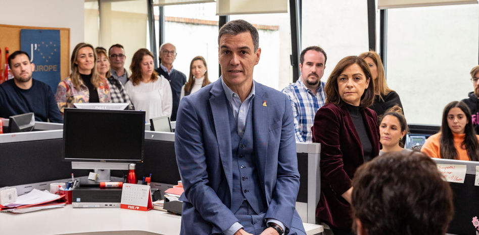 Sánchez se declara indignado ante la violencia para intimidar al PSOE: “Demuestra la necesidad de que salga adelante la investidura”