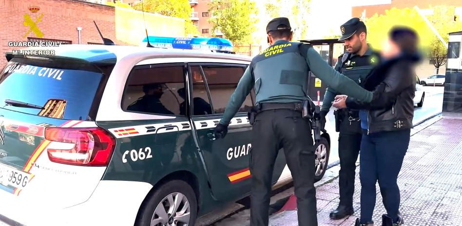 Detenida una madre por abandonar a su hijo menor durante tres días en su casa en La Rioja