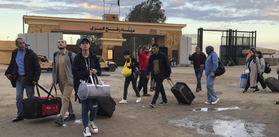 La salida de otros 29 españoles de Gaza eleva a 143 el total de evacuados