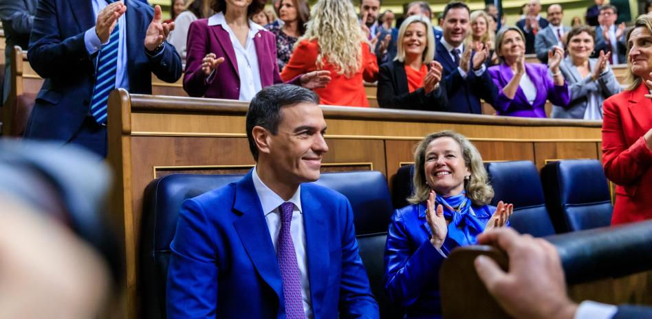Sánchez diseña su nuevo gobierno para emprender un mandato de alto voltaje