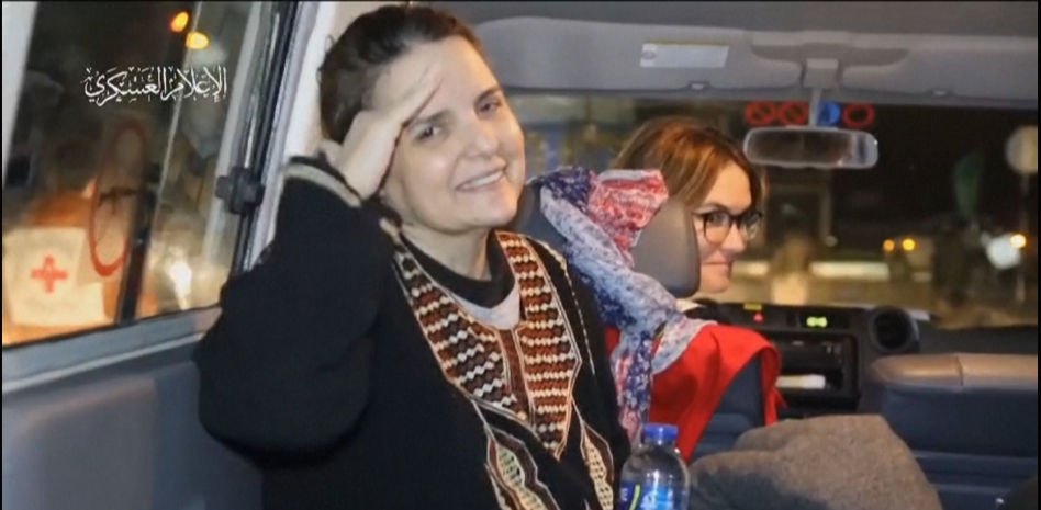 Hamas libera a 14 nuevos rehenes y la tregua se extiende por un día con las mismas condiciones