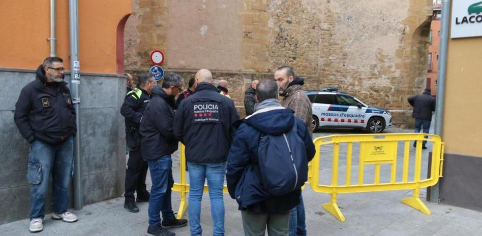 Hallado muerto un bebé en una papelera de la Bisbal d'Empordà