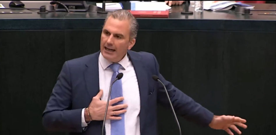 El pleno de Madrid reprueba a Ortega Smith por encararse a un edil de Más Madrid