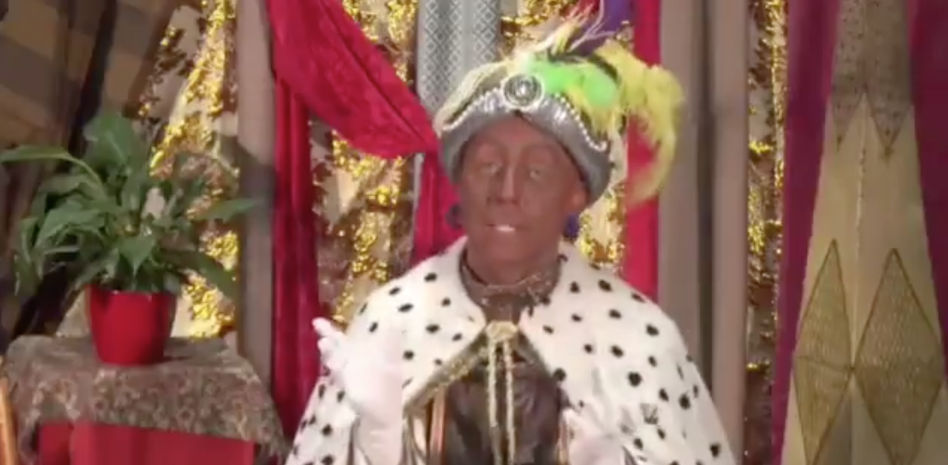 Maquillado para hacer de Baltasar y con acento forzado: polémica por un vídeo del Ayuntamiento de Madrid