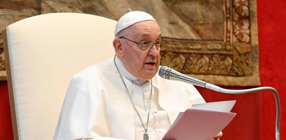 El Papa pide la prohibición universal de la gestación subrogada