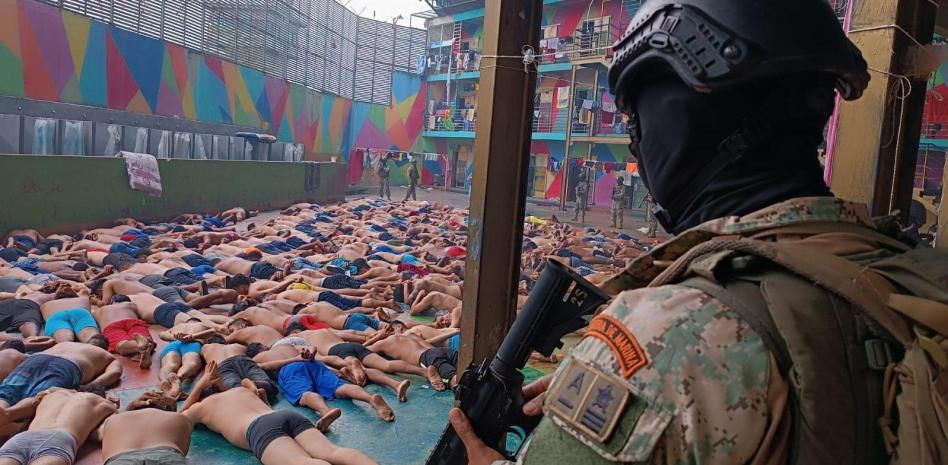 Decretado el estado de excepción en Ecuador tras varios motines en cárceles