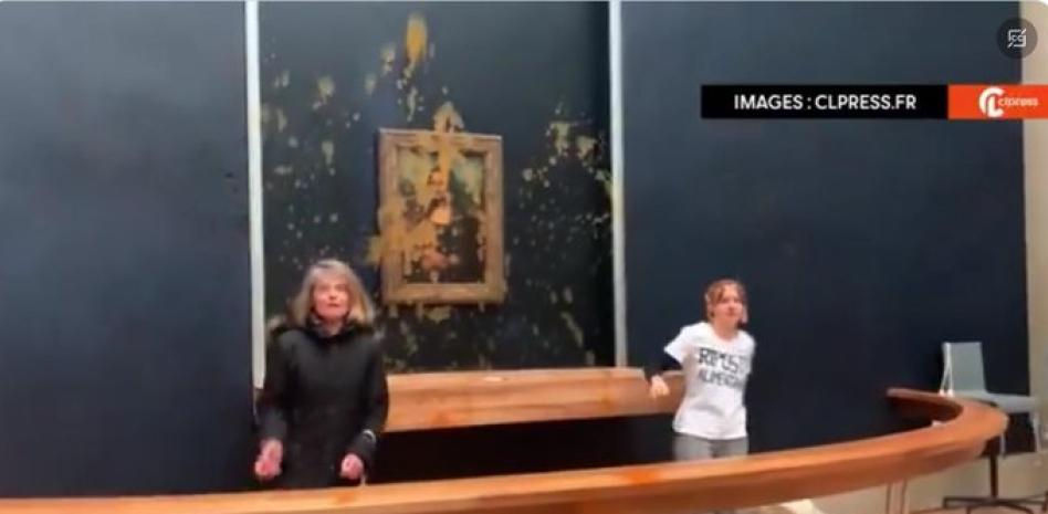 Activistas climáticos arrojan sopa sobre el cuadro La Gioconda en el Museo del Louvre
