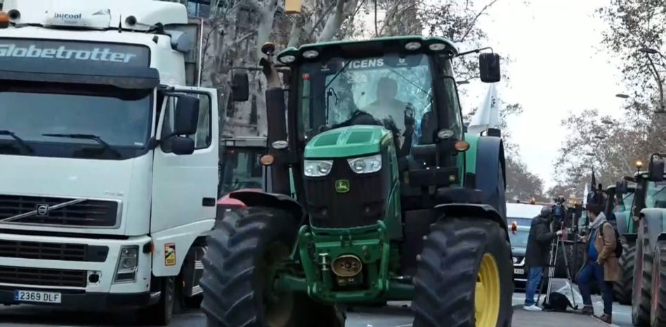 El campo mantiene el pulso con más protestas tras una jornada de colapsos