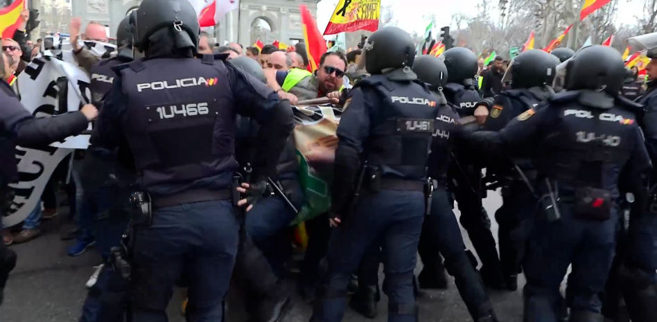 Los agricultores toman el centro de Madrid y avisan que ampliarán la protesta