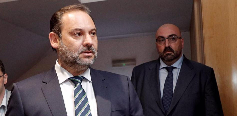 Sánchez lanza un ultimátum a Ábalos para poder activar su contraataque