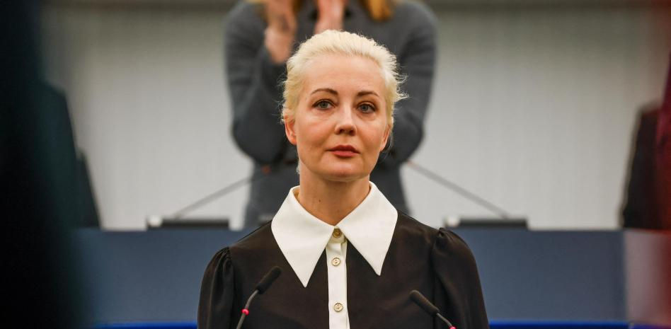 La viuda de Navalni afirma ante el Parlamento Europeo que su cuerpo fue "abusado"
