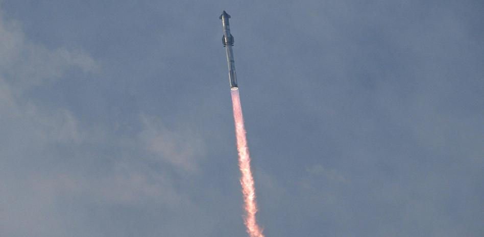 La Starship de SpaceX despega con éxito pero se desintegra al reentrar en la atmósfera