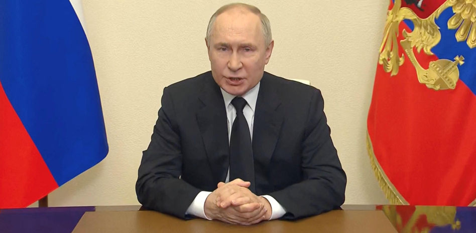 Putin promete venganza y asegura que los terroristas "huían en dirección hacia Ucrania"