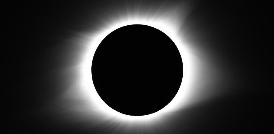 Eclipse solar de hoy, 8 de abril de 2024, en España: a qué hora empieza y en qué ciudades se puede ver