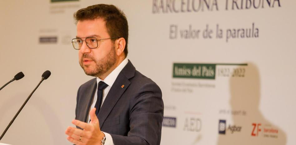 Aragonès pasa al ataque contra Puigdemont: "Solo habla de sí mismo"