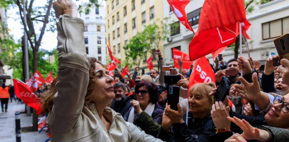 La dirigencia y la militancia socialista reclaman a Sánchez que no dimita