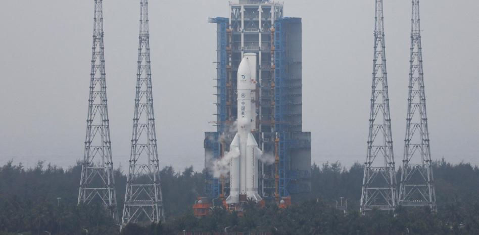 China aterriza de nuevo en la Luna y la nave de Boeing-NASA no despega