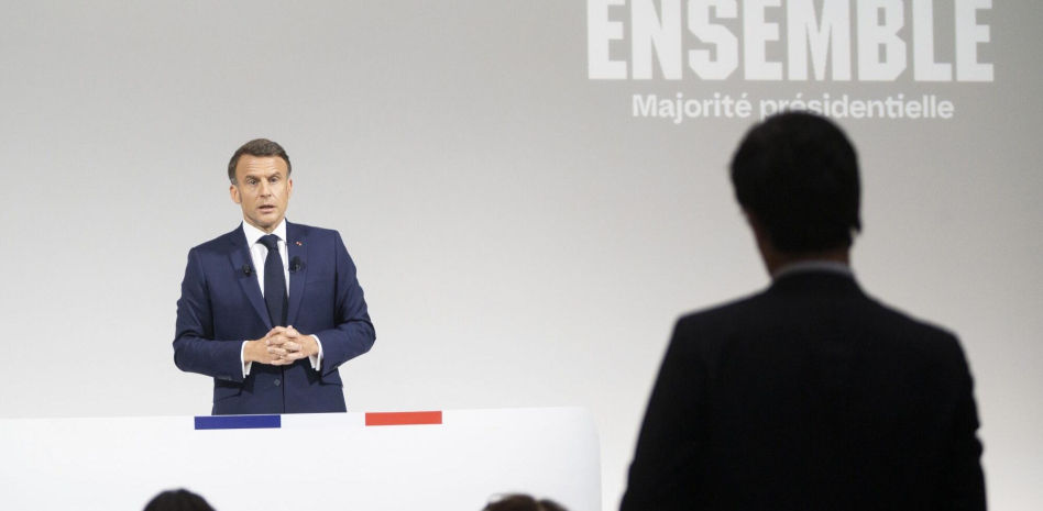 Macron busca a los moderados