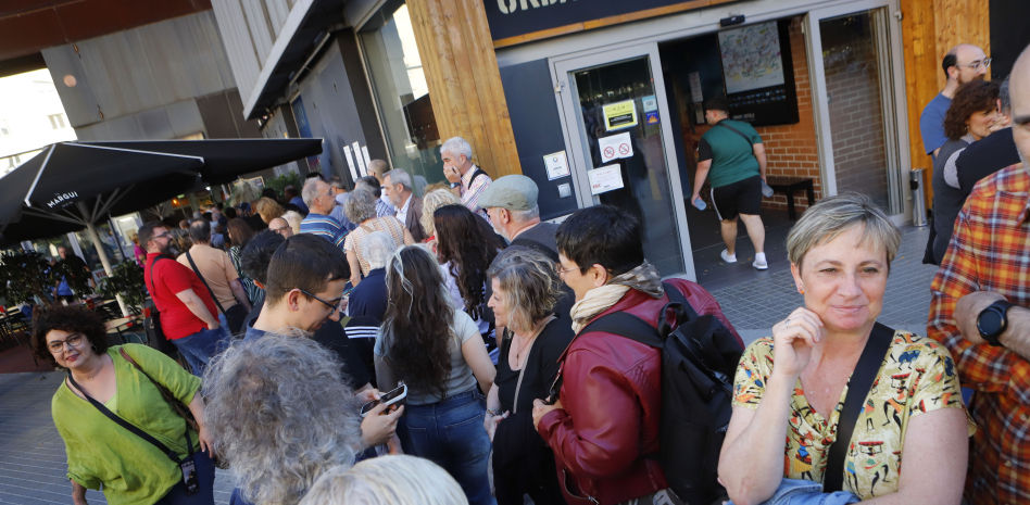 ERC aplaza su consulta barcelonesa porque los militantes superan el aforo previsto